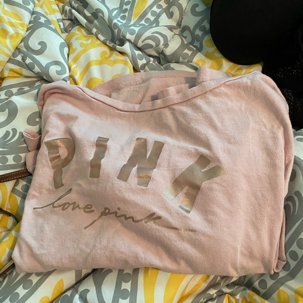 Lots of clothes medium!